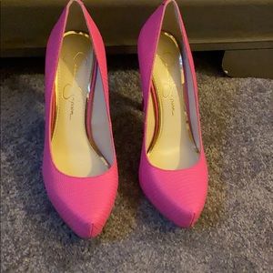 Jessica Simpson pumps